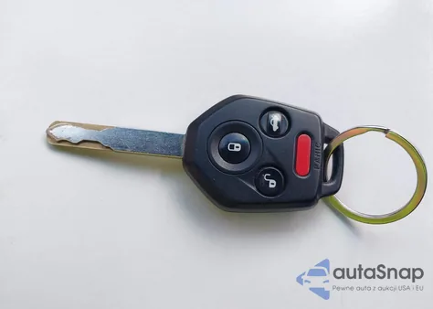 2011 Subaru Legacy 2.5I Limited из США, поврежденный, VIN 4S3BMBK63B3225279